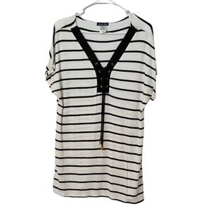 Olivia Blu top size XL. White with black stripes.